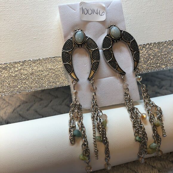 Horseshoe pendent pierced earrings - Picture 3 of 6